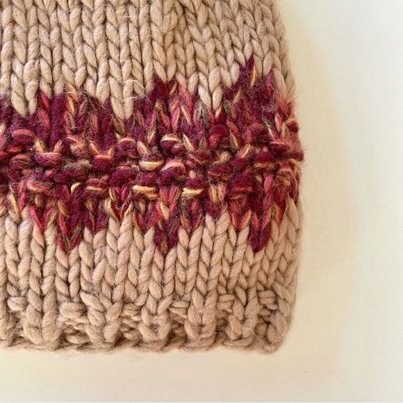 LOF Ladies Knit Ski Hat Beanie Winter Cap Big Yarn Pom Pom At Center Top… - Picture 5 of 6